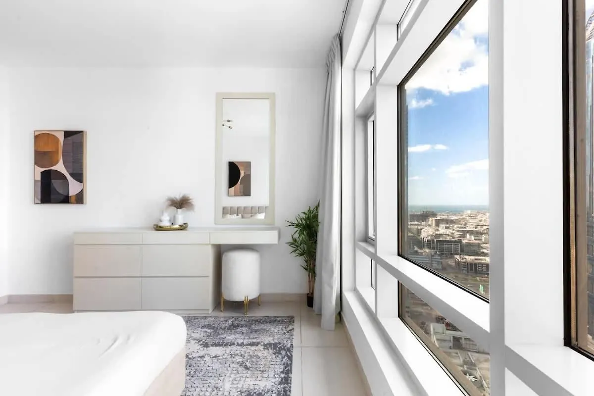 Prime Downtown Burj Khalifa I Sleeps 8 Apartment Dubai