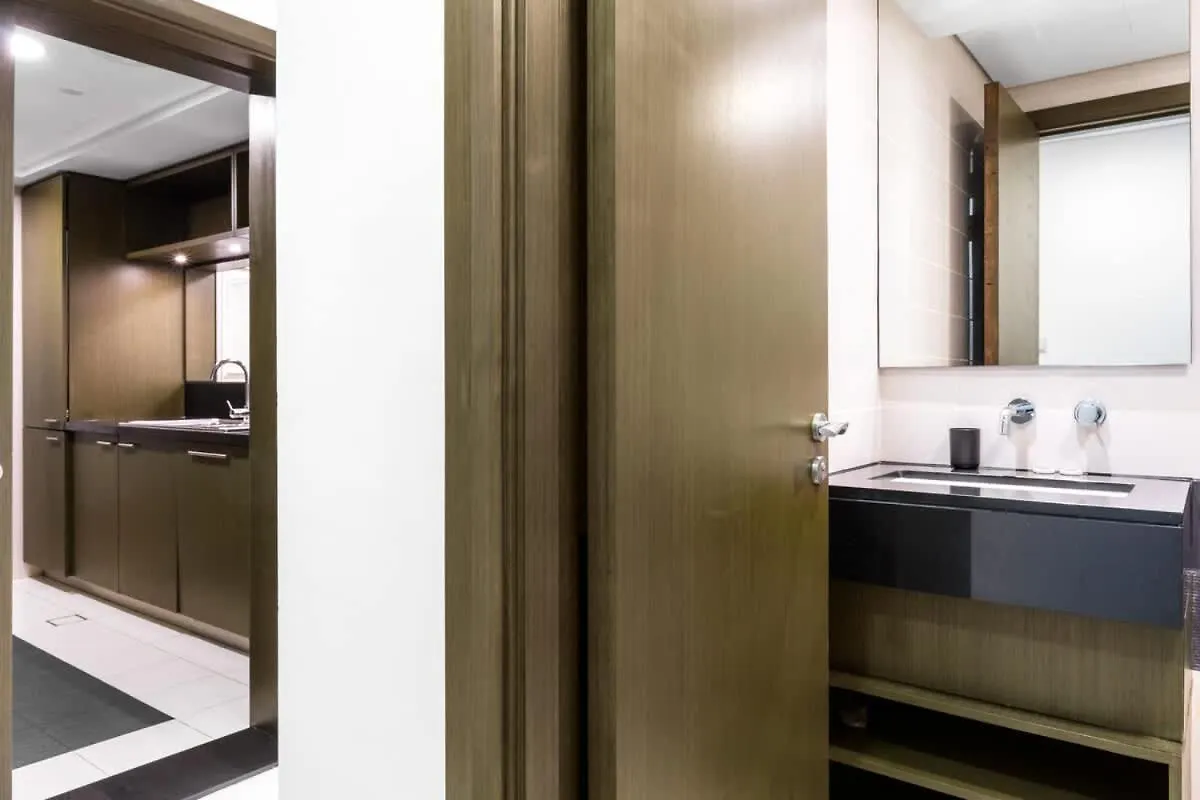 Prime Downtown Burj Khalifa I Sleeps 8 Apartment Dubai United Arab Emirates