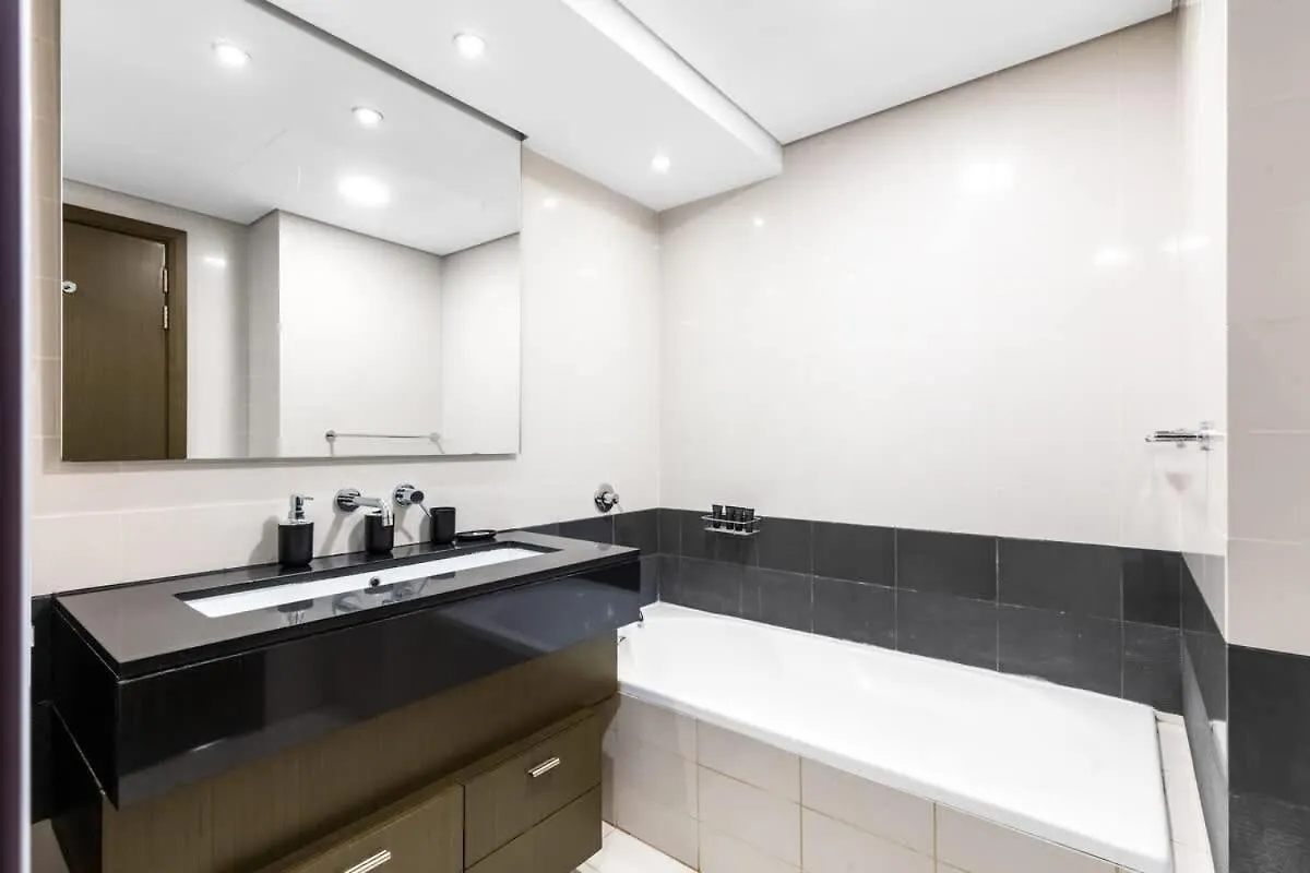 Prime Downtown Burj Khalifa I Sleeps 8 Apartment Dubai