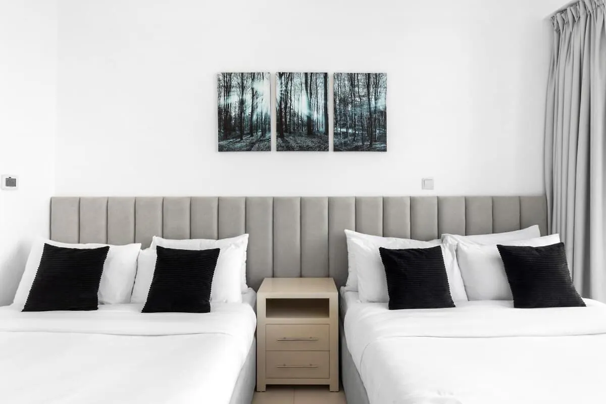 Prime Downtown Burj Khalifa I Sleeps 8 Apartment Dubai