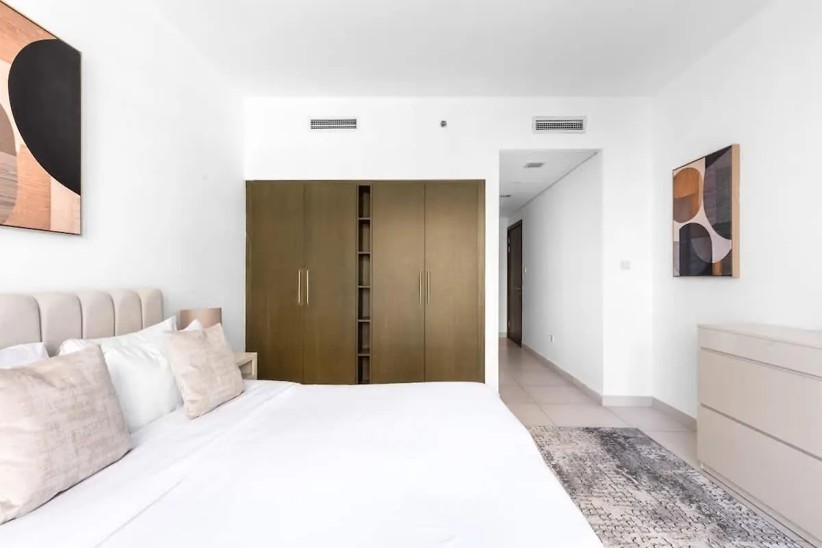 Prime Downtown Burj Khalifa I Sleeps 8 Apartment Dubai