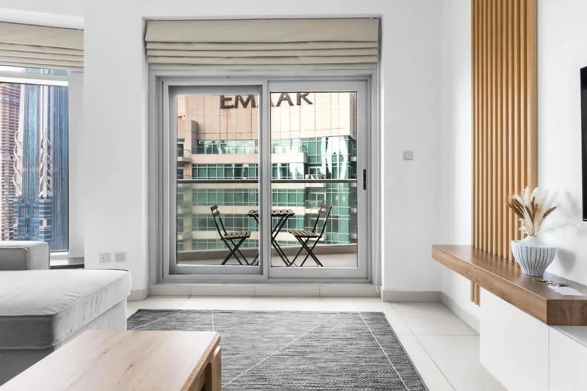 Prime Downtown Burj Khalifa I Sleeps 8 Apartment Dubai 0*,  United Arab Emirates