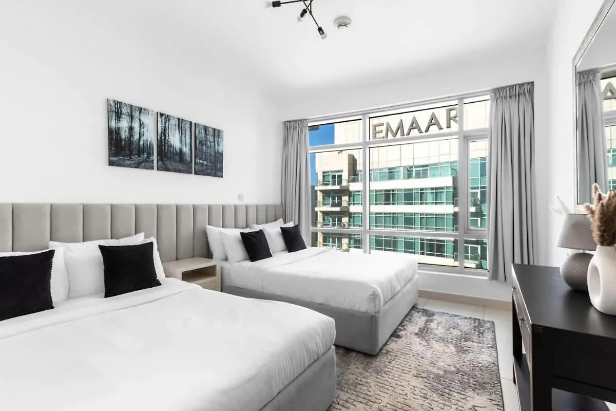 Prime Downtown Burj Khalifa I Sleeps 8 Apartment Dubai