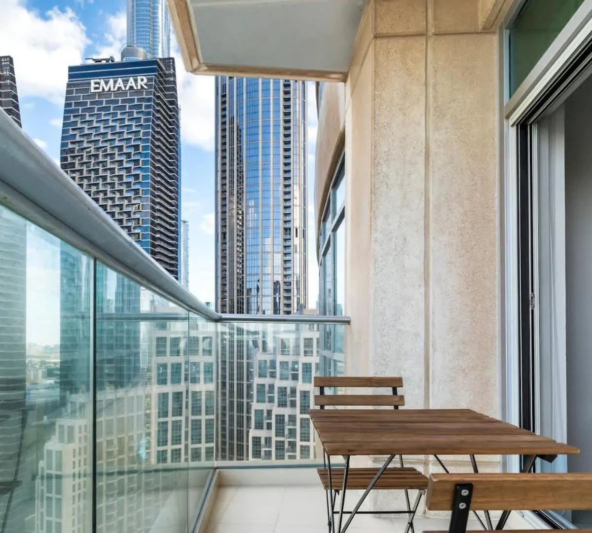Prime Downtown Burj Khalifa I Sleeps 8 Apartment Dubai United Arab Emirates